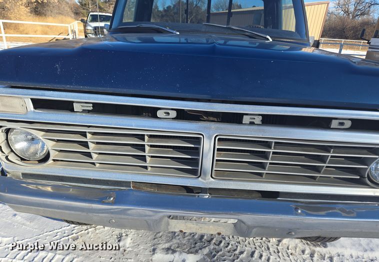 image for item DT7034 1976 Ford F100 pickup truck