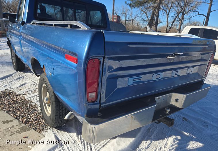image for item DT7034 1976 Ford F100 pickup truck