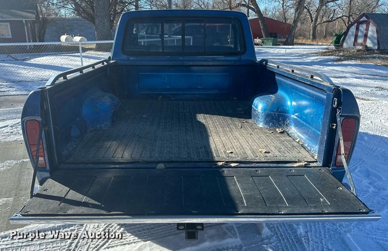 image for item DT7034 1976 Ford F100 pickup truck
