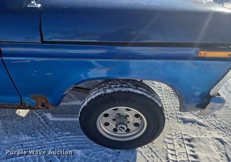 image for item DT7034 1976 Ford F100 pickup truck