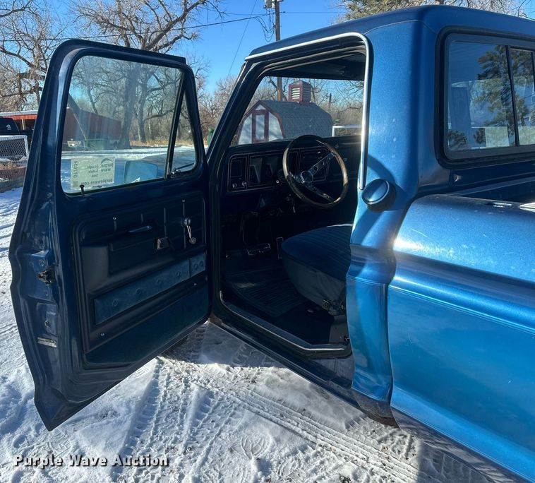 image for item DT7034 1976 Ford F100 pickup truck