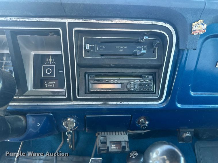 image for item DT7034 1976 Ford F100 pickup truck