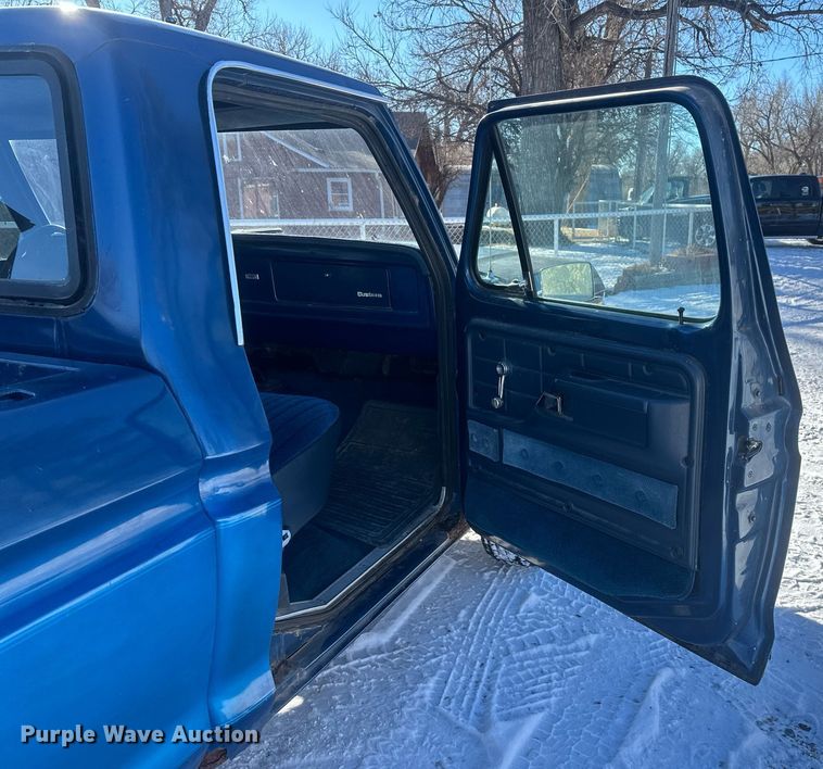 image for item DT7034 1976 Ford F100 pickup truck