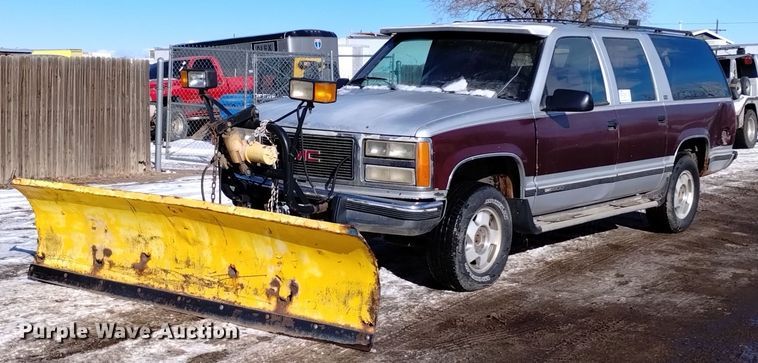 image for item DV6622 1993 GMC Suburban 1500 SLE SUV