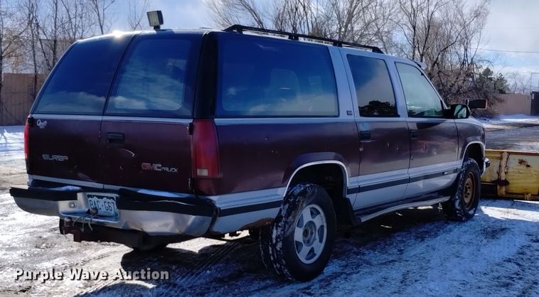 image for item DV6622 1993 GMC Suburban 1500 SLE SUV