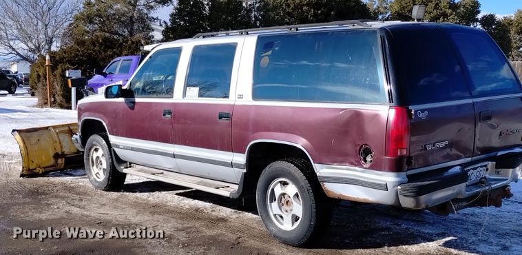 image for item DV6622 1993 GMC Suburban 1500 SLE SUV