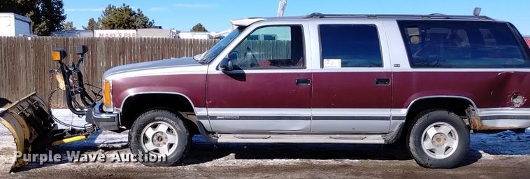 image for item DV6622 1993 GMC Suburban 1500 SLE SUV