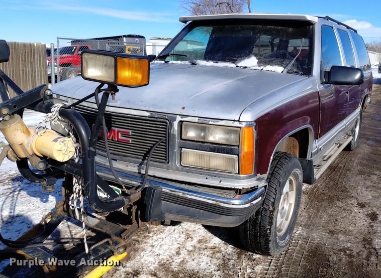 image for item DV6622 1993 GMC Suburban 1500 SLE SUV