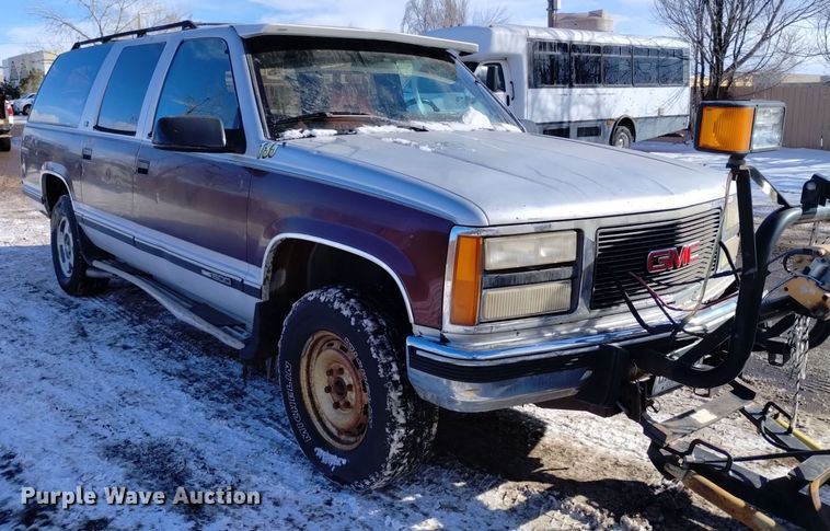 image for item DV6622 1993 GMC Suburban 1500 SLE SUV