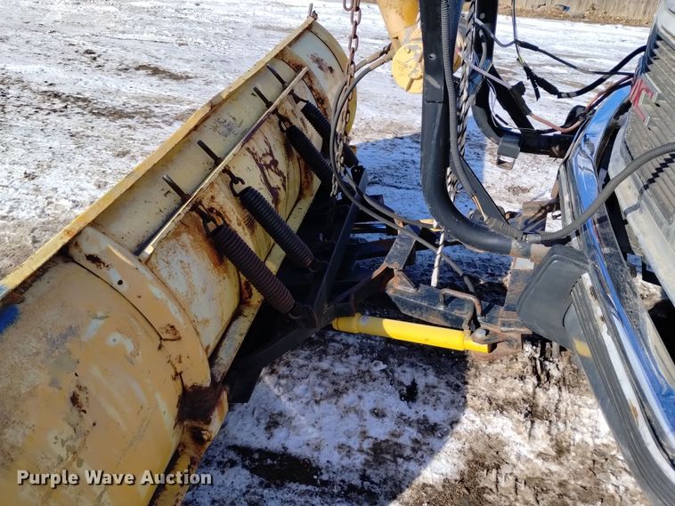 image for item DV6622 1993 GMC Suburban 1500 SLE SUV