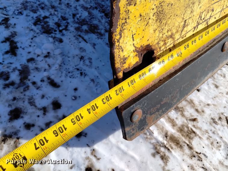 image for item DV6622 1993 GMC Suburban 1500 SLE SUV