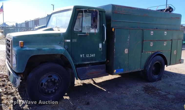 image for item DV6634 1983 International 1724 utility / service truck