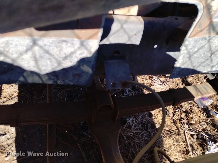 image for item DV6634 1983 International 1724 utility / service truck