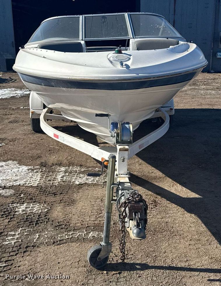 image for item DX3940 Bayliner Capri 2050 LS boat