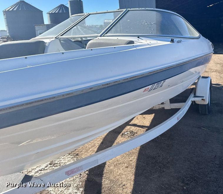 image for item DX3940 Bayliner Capri 2050 LS boat