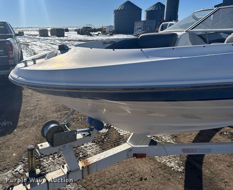 image for item DX3940 Bayliner Capri 2050 LS boat