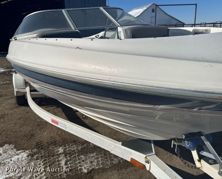 image for item DX3940 Bayliner Capri 2050 LS boat