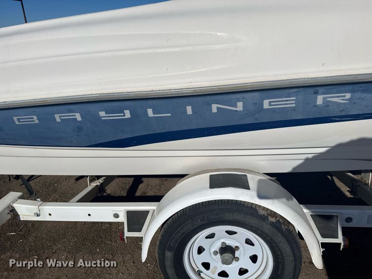 image for item DX3940 Bayliner Capri 2050 LS boat