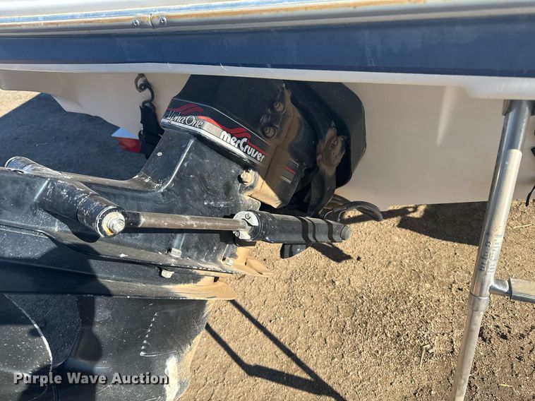 image for item DX3940 Bayliner Capri 2050 LS boat