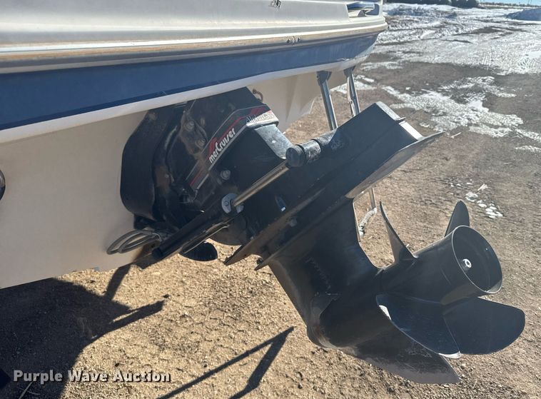 image for item DX3940 Bayliner Capri 2050 LS boat