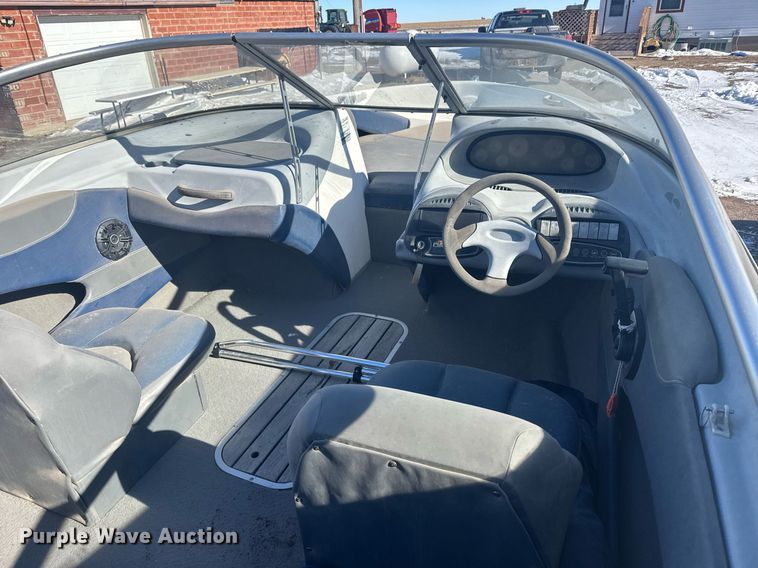 image for item DX3940 Bayliner Capri 2050 LS boat