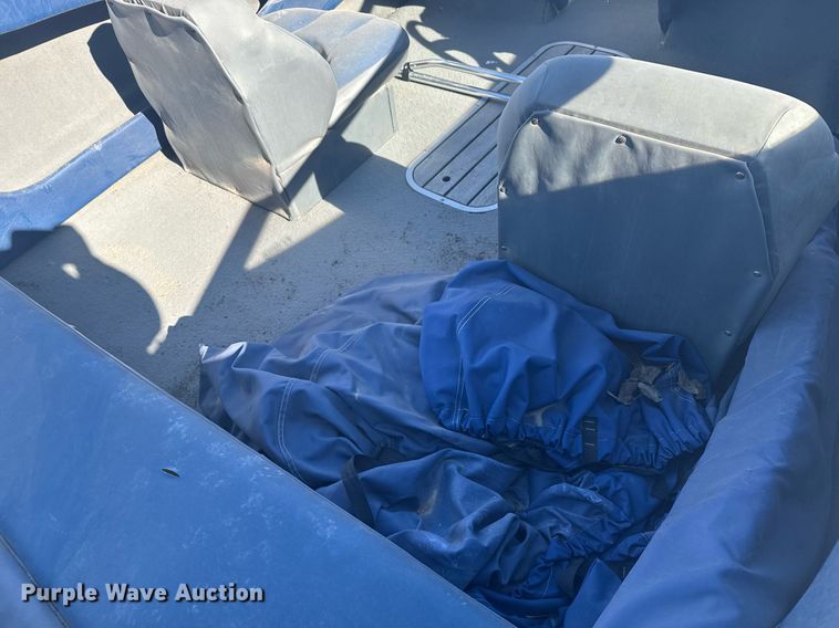 image for item DX3940 Bayliner Capri 2050 LS boat