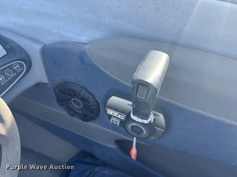 image for item DX3940 Bayliner Capri 2050 LS boat