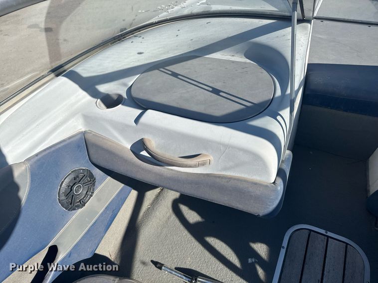 image for item DX3940 Bayliner Capri 2050 LS boat