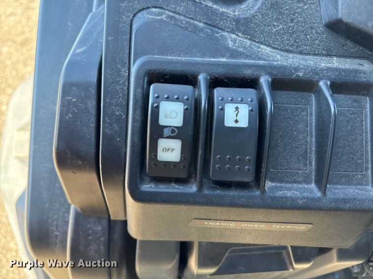 image for item EG2399 2018 Can-Am 8SJA utility vehicle