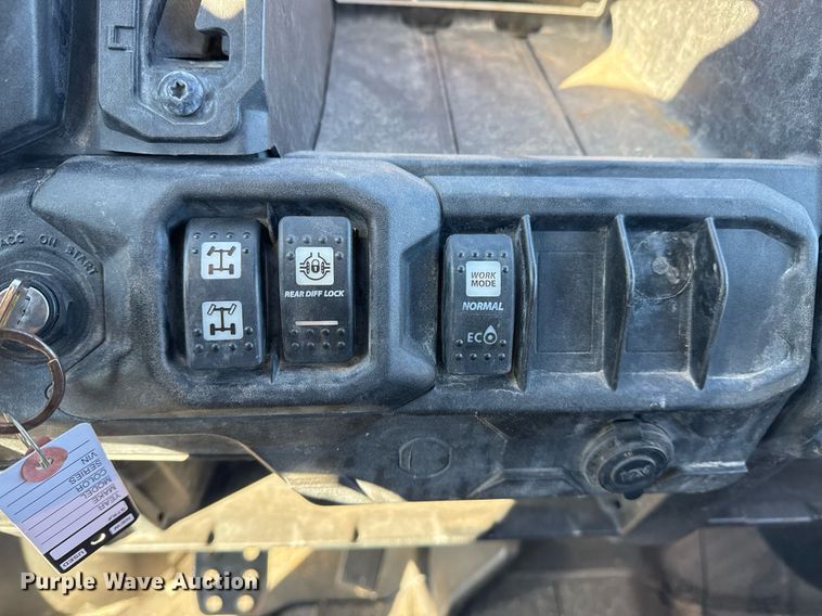 image for item EG2399 2018 Can-Am 8SJA utility vehicle