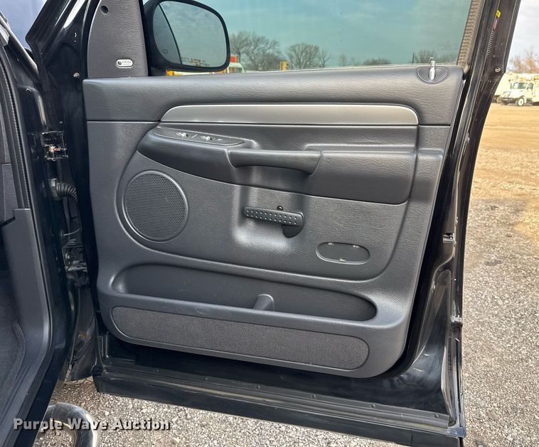 image for item EG2435 2005 Dodge Ram 1500 Quad Cab pickup truck