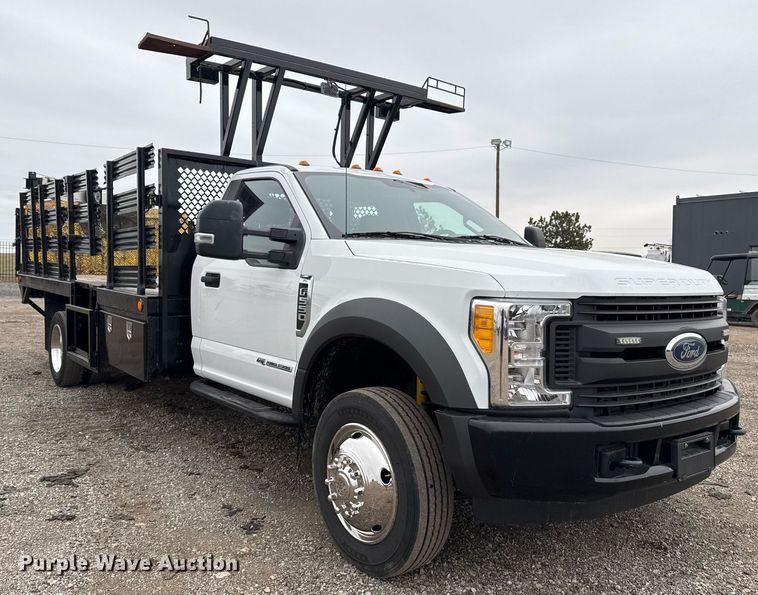image for item EG2467 2017 Ford F550 flatbed truck