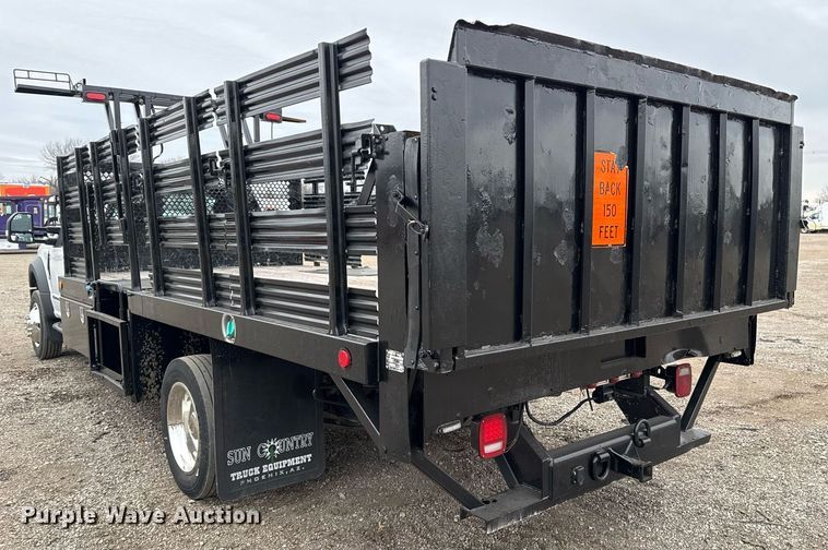 image for item EG2467 2017 Ford F550 flatbed truck