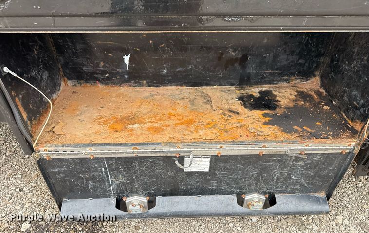 image for item EG2467 2017 Ford F550 flatbed truck