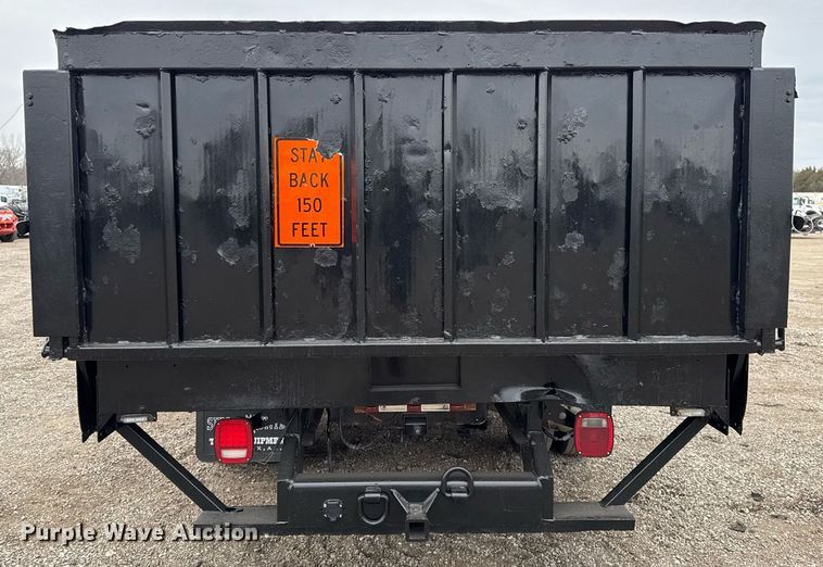 image for item EG2467 2017 Ford F550 flatbed truck