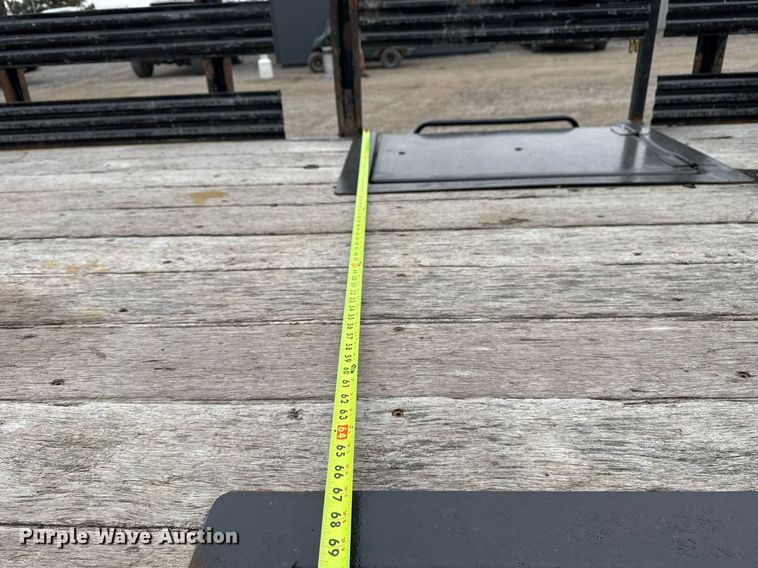 image for item EG2467 2017 Ford F550 flatbed truck