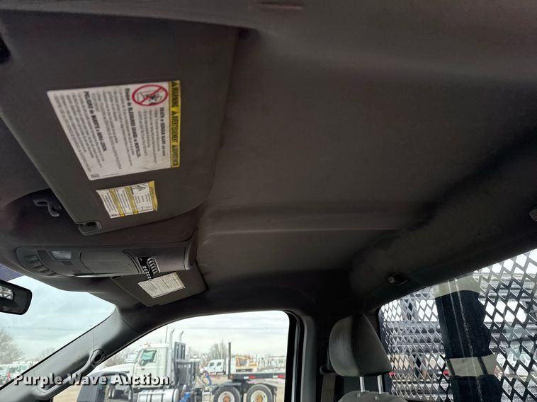 image for item EG2467 2017 Ford F550 flatbed truck