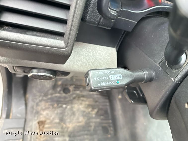 image for item EG2467 2017 Ford F550 flatbed truck