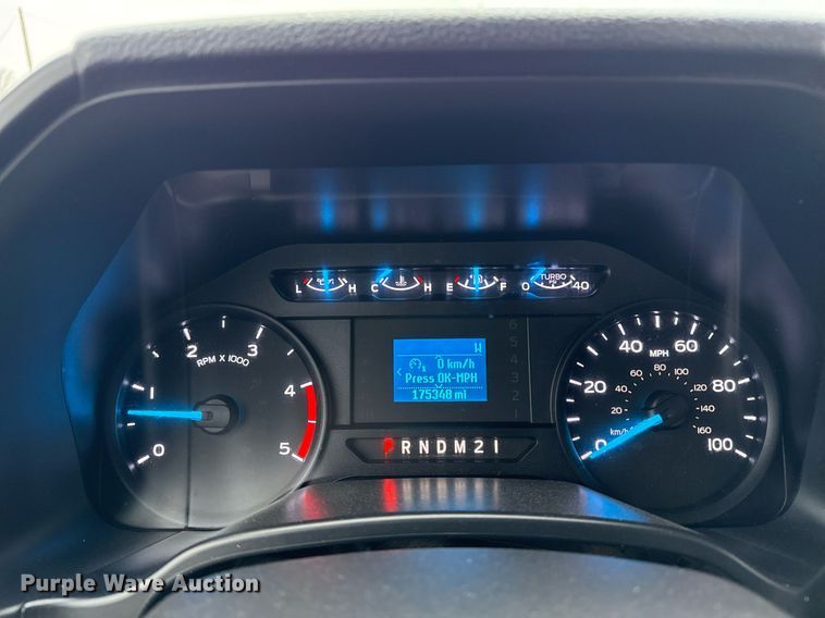 image for item EG2467 2017 Ford F550 flatbed truck