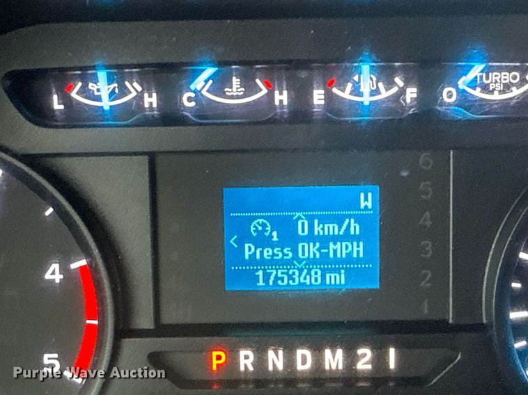 image for item EG2467 2017 Ford F550 flatbed truck