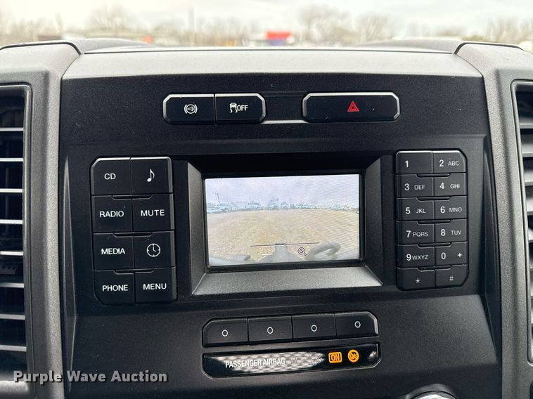 image for item EG2467 2017 Ford F550 flatbed truck