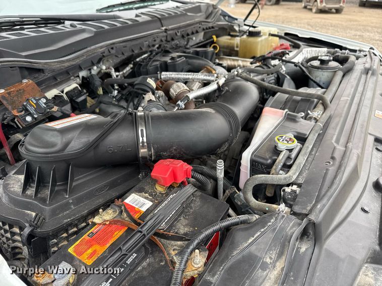 image for item EG2467 2017 Ford F550 flatbed truck