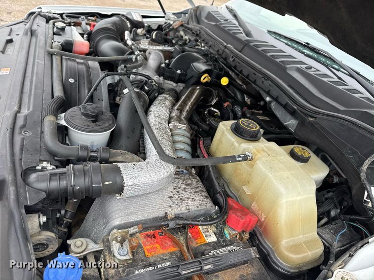 image for item EG2467 2017 Ford F550 flatbed truck