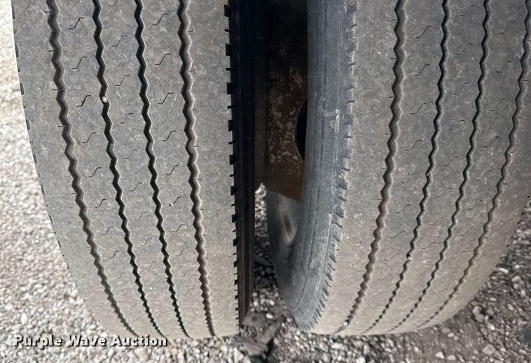 image for item EG2467 2017 Ford F550 flatbed truck