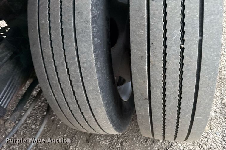 image for item EG2467 2017 Ford F550 flatbed truck