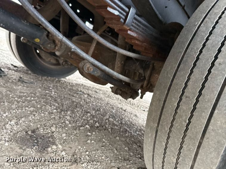 image for item EG2467 2017 Ford F550 flatbed truck