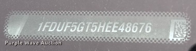 image for item EG2467 2017 Ford F550 flatbed truck