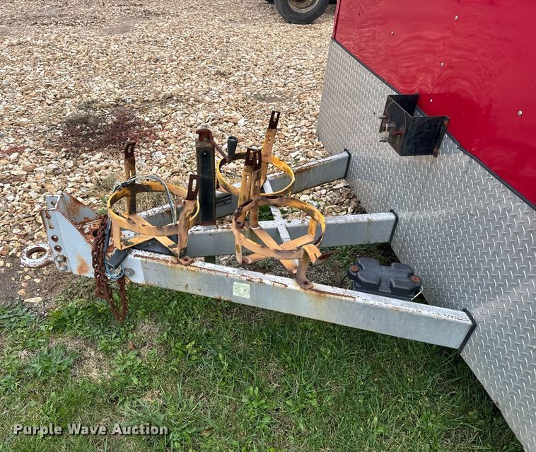 image for item EH7337 2002 Wells Cargo enclosed cargo trailer