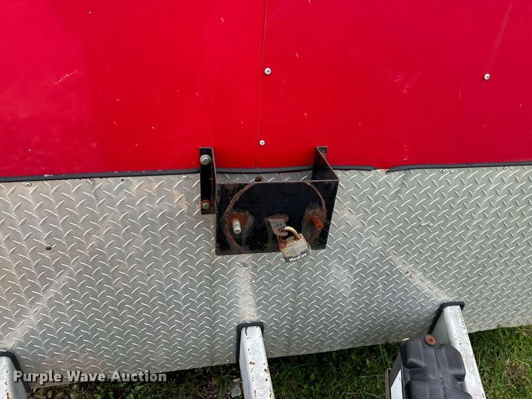 image for item EH7337 2002 Wells Cargo enclosed cargo trailer