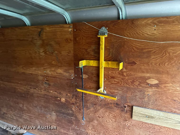 image for item EH7337 2002 Wells Cargo enclosed cargo trailer